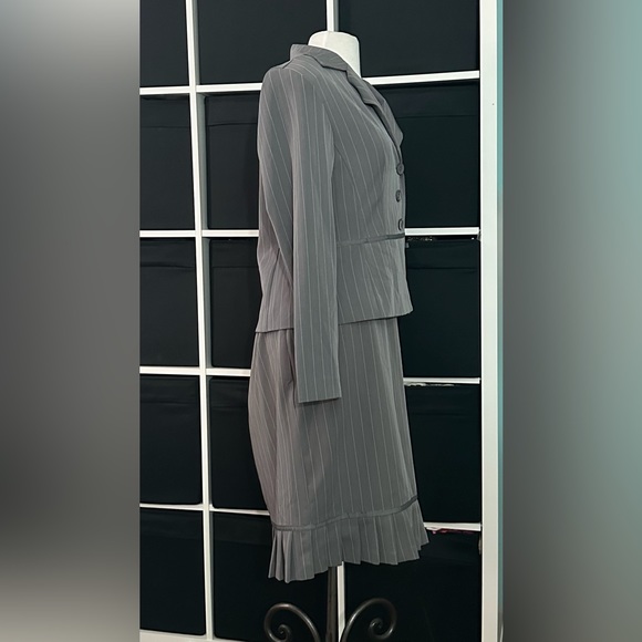 Periwinkle Women’s Suits Size 10 - Picture 3 of 10